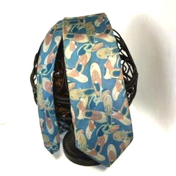CHAPS RALPH LAUREN Vintage Silk Shoe Design Necktie Tie 55 x 3.25 inches - Picture 3 of 8